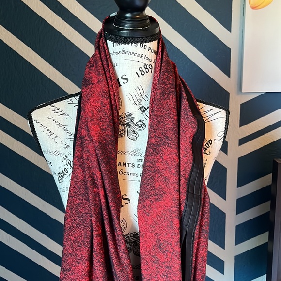 Lululemon Vinyasa in Red Black - Picture 7 of 9